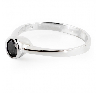 BLACK ROBIN Solitaire Ring