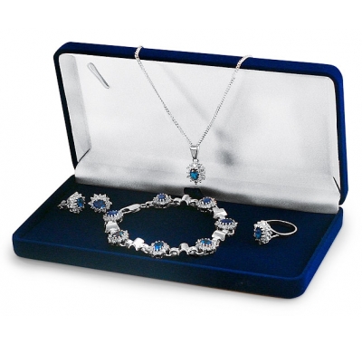 AMIRRA Silver Set with Ring, Earrings, Necklace and Bracelet