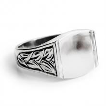 MAGNUS Silver Signet Ring